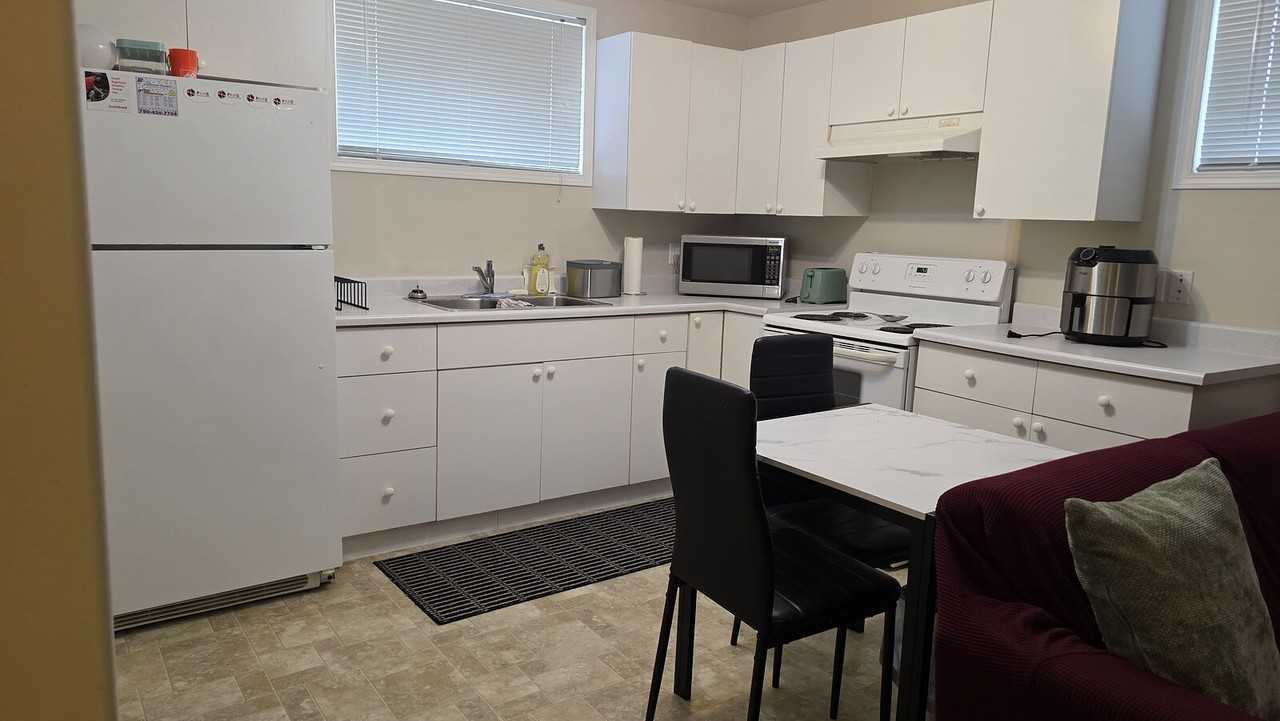 4131 31 St Nw - Photo 7 of 17