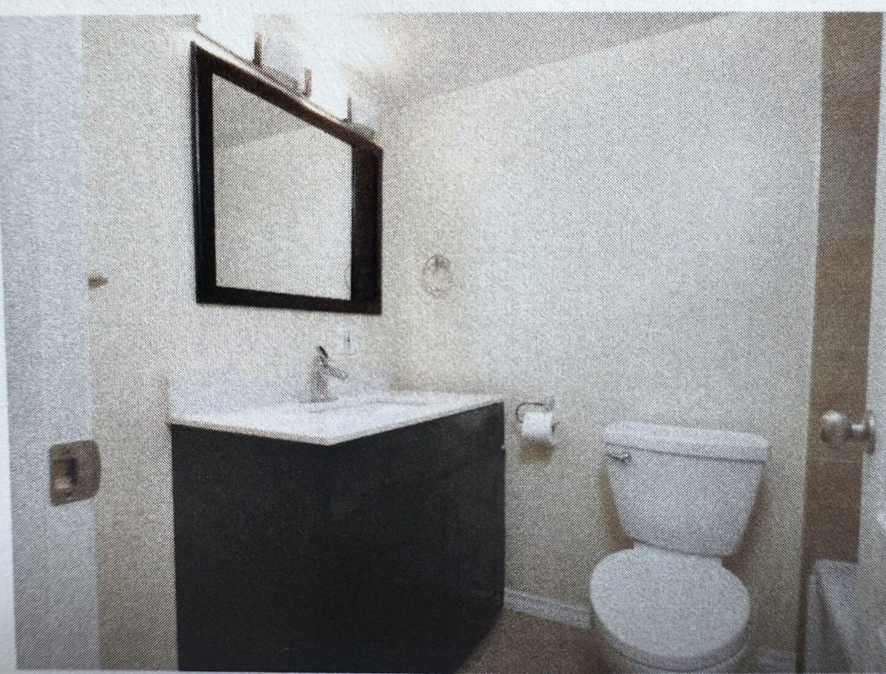 10547 - 10547 83 Ave Nw - Photo 3 of 8