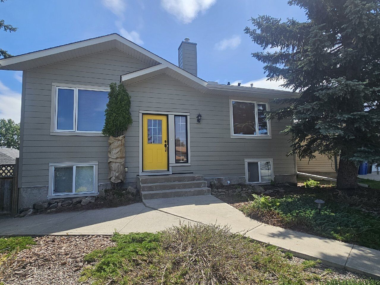 535 Sheep River Close - Photo 3 of 28