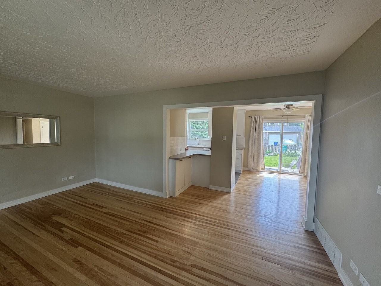 449 34 Ave Nw - Photo 2 of 25
