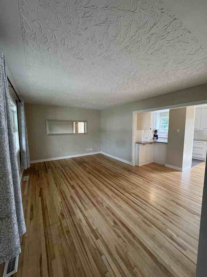 449 34 Ave Nw - Photo 3 of 25