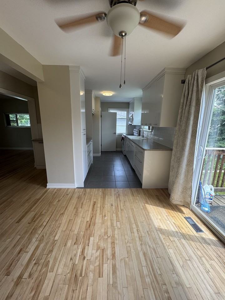 449 34 Ave Nw - Photo 4 of 25