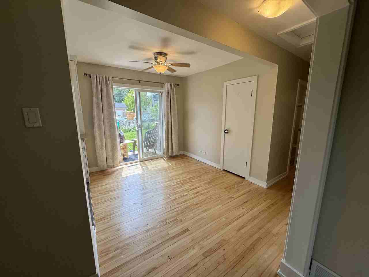 449 34 Ave Nw - Photo 6 of 25