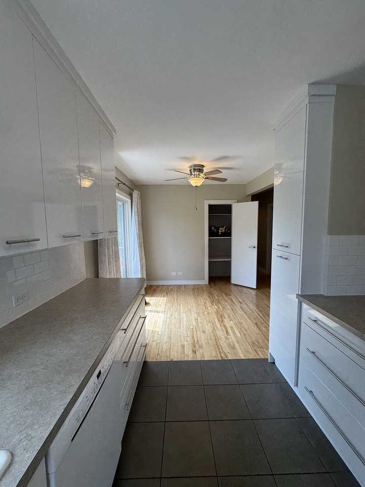 449 34 Ave Nw - Photo 7 of 25