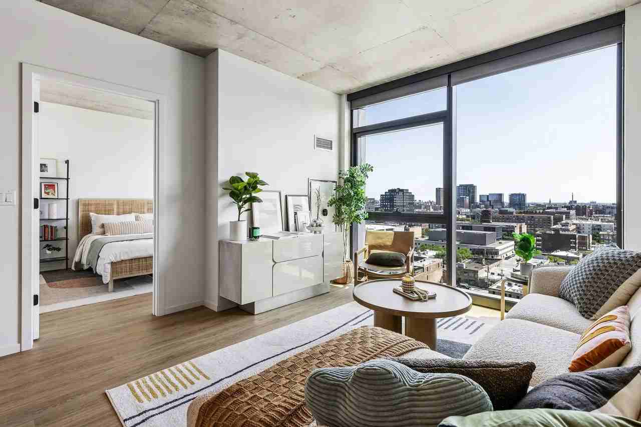 225 N Elizabeth St #2701