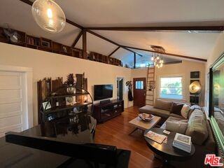 1315 N Mccadden Pl - Photo 6 of 8