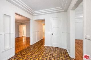 1064 S Ogden Dr - Photo 4 of 8
