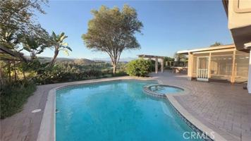featured image of 19879 Vista Hermosa Dr