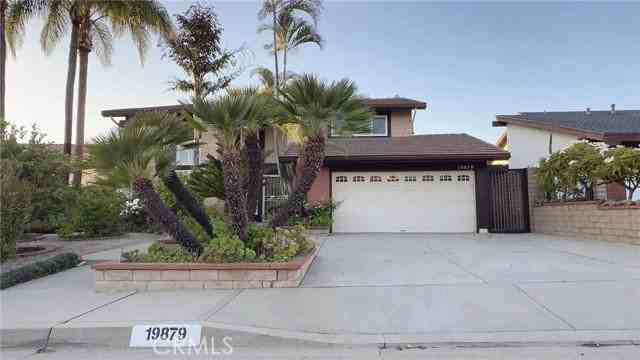 19879 Vista Hermosa Dr - Photo 2 of 8