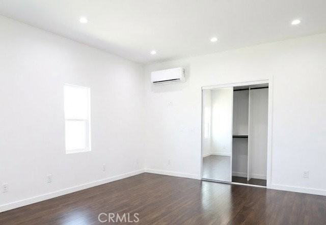 1039 Gladys Ave #1033 - Photo 6 of 8