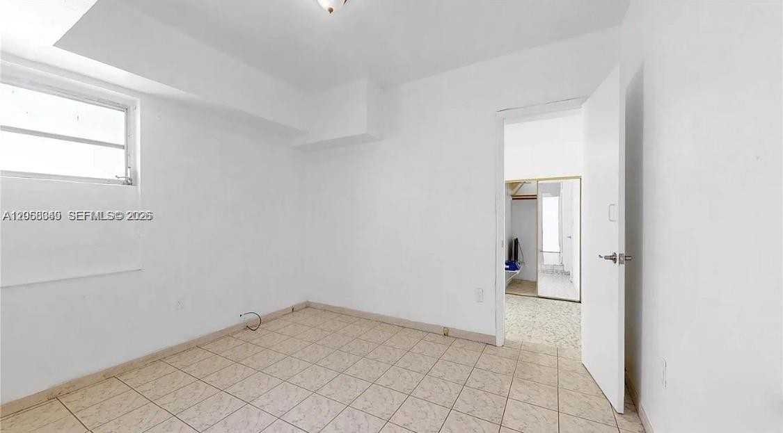 3330 Sw 2nd St - Photo 3 of 8