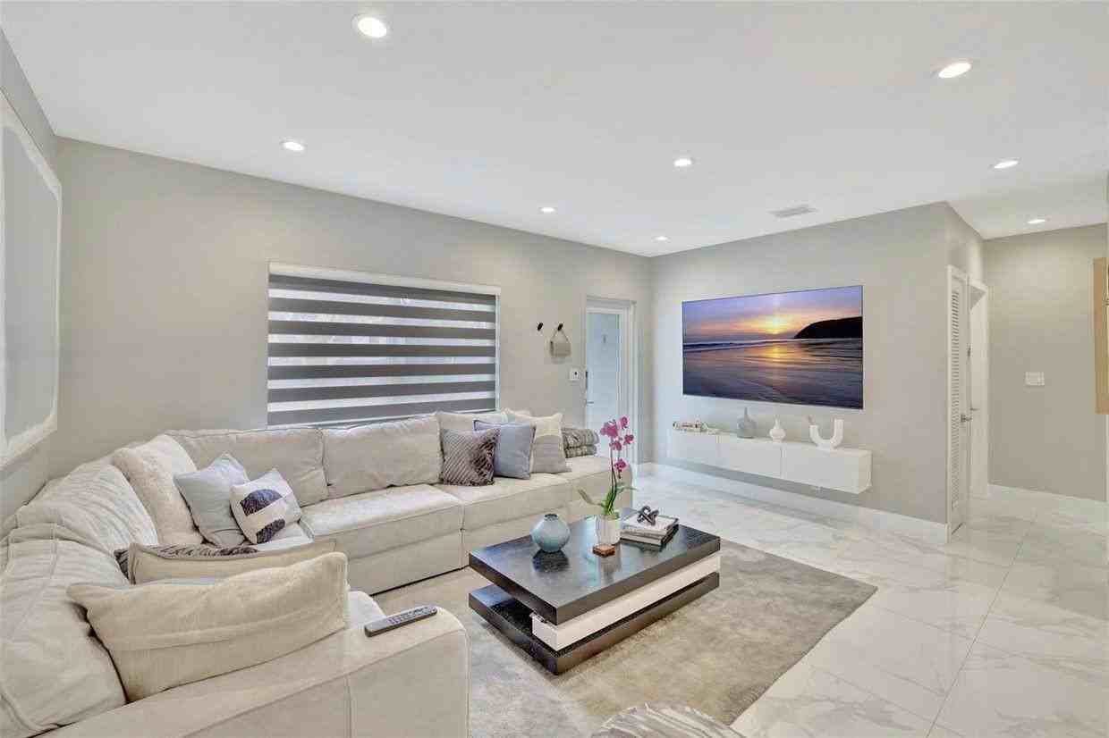 828 Sw 15th St - Photo 7 of 8