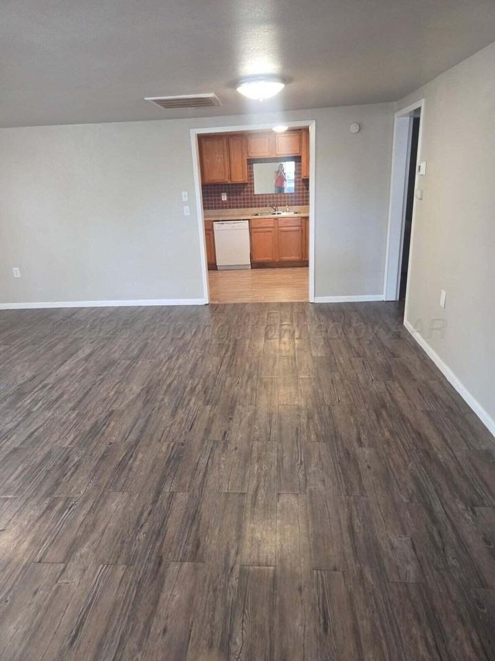 1200 E SAINT FRANCIS Unit B Avenue - Photo 2 of 15