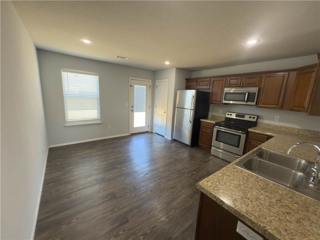 741 Morningside Dr - Photo 4 of 13