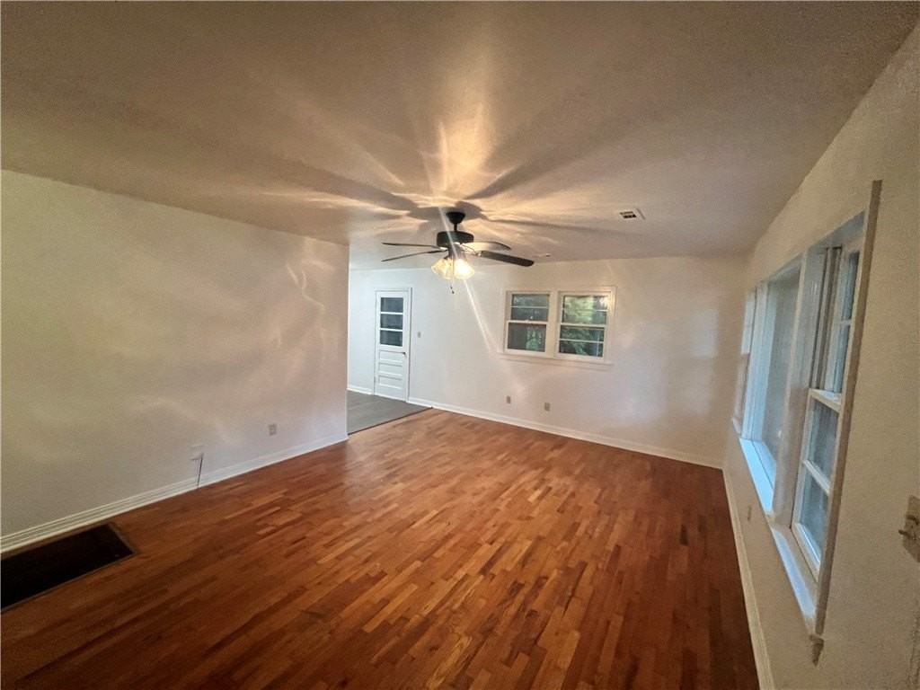 2124 W Wedington Dr - Photo 2 of 8