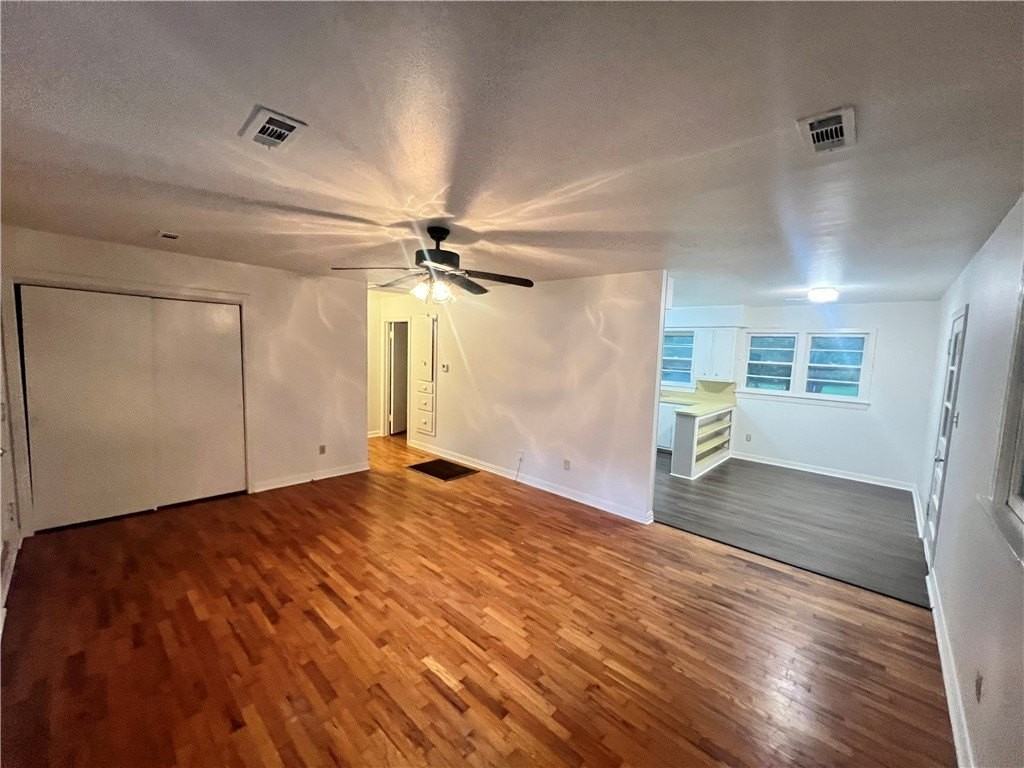 2124 W Wedington Dr - Photo 3 of 8