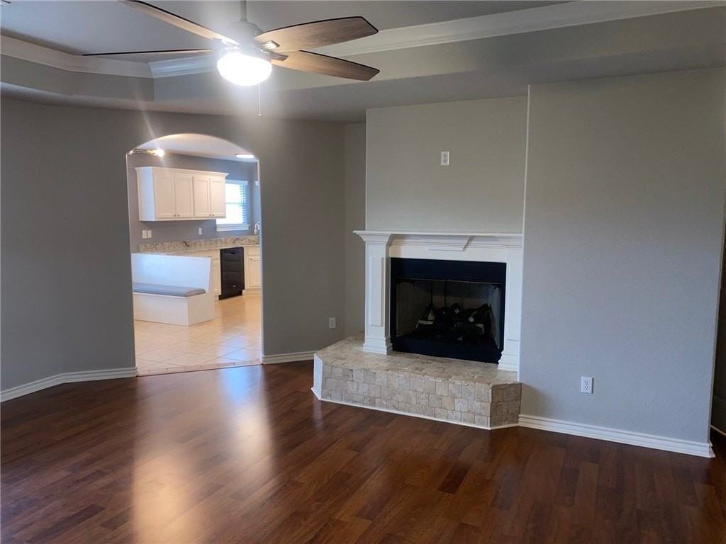706 Sw Castlewood St - Photo 3 of 20