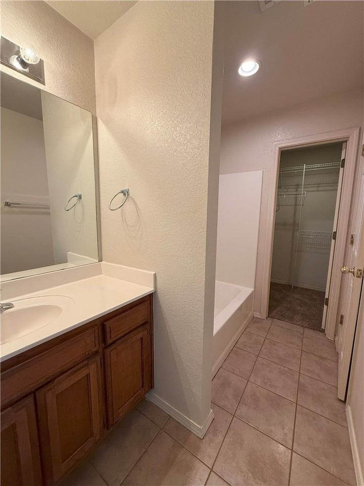 3509 Sw Deerfield Blvd #2 - Photo 7 of 12