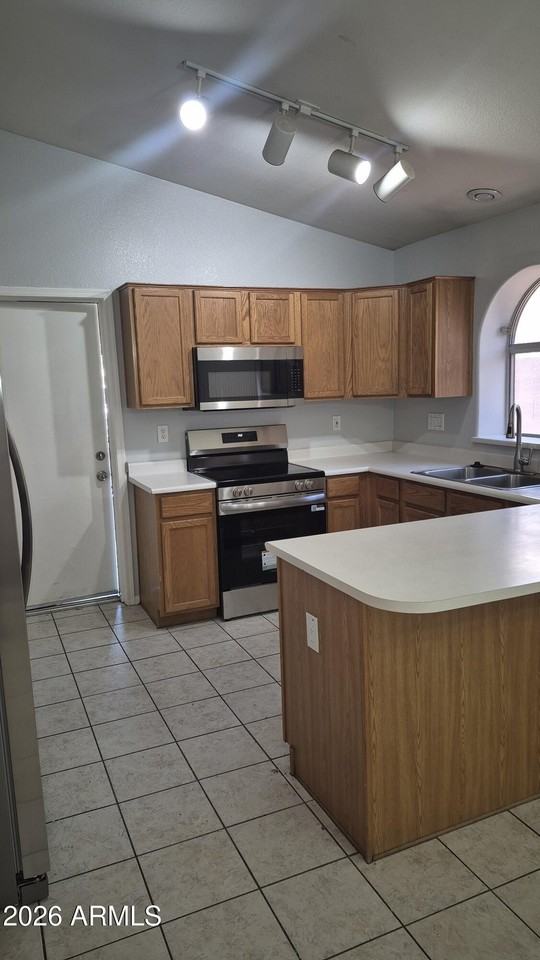 12763 W Palm Ln - Photo 2 of 7
