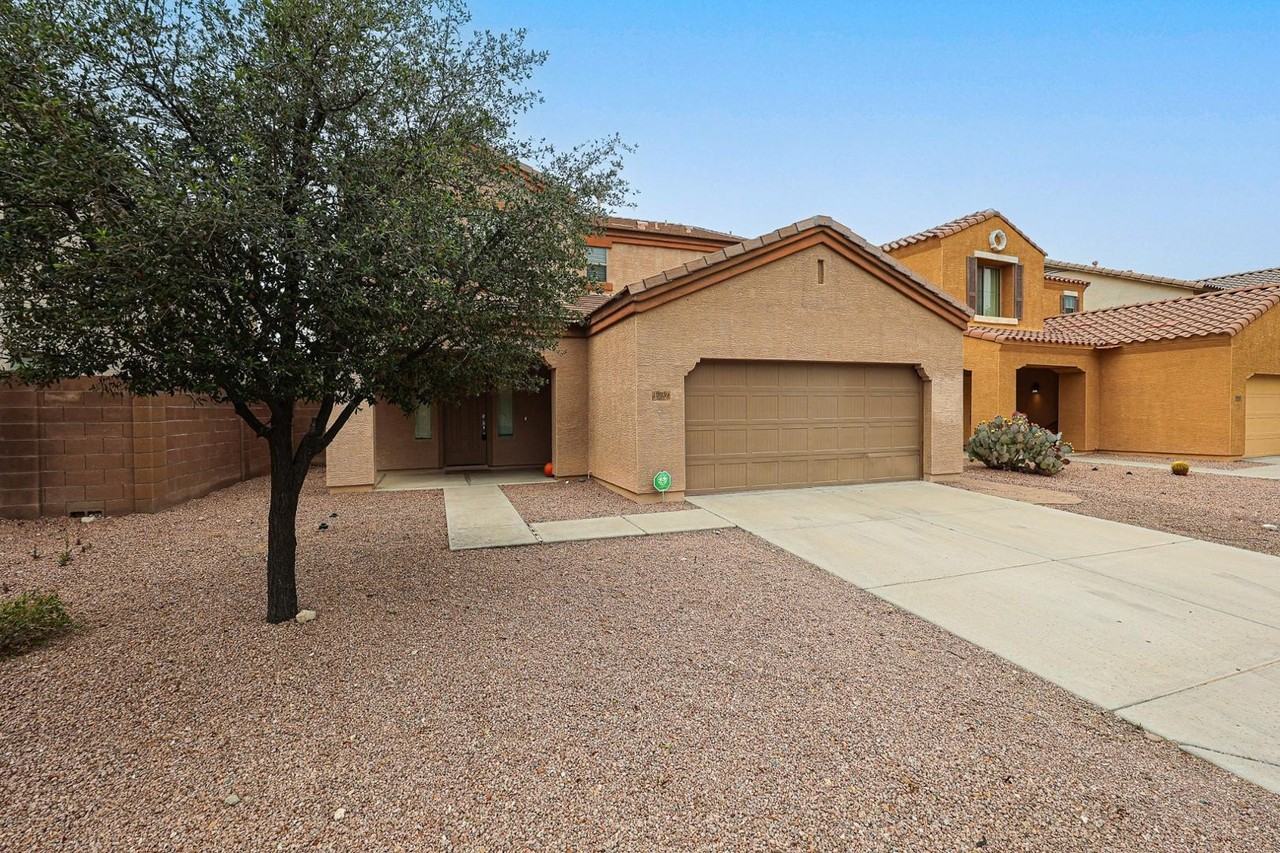 12039 W Leather Ln - Photo 2 of 40
