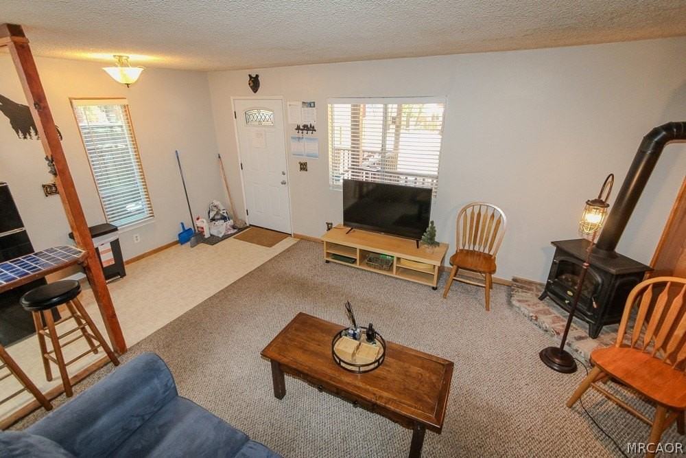 370 Victoria Ln - Photo 6 of 21