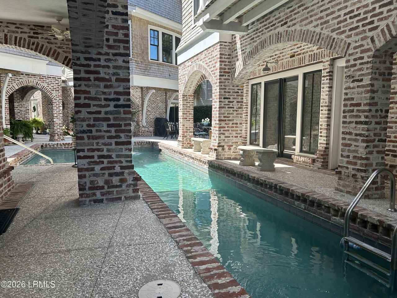 1616 W Paris Ave #B - Photo 2 of 50