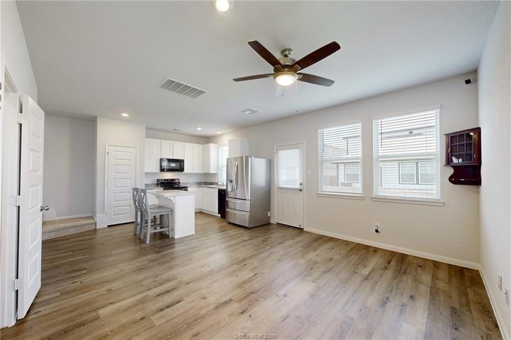 1415 Desire Ln - Photo 3 of 22