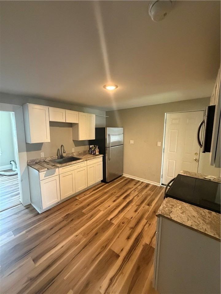 454 Riverside Ave #A - Photo 6 of 7