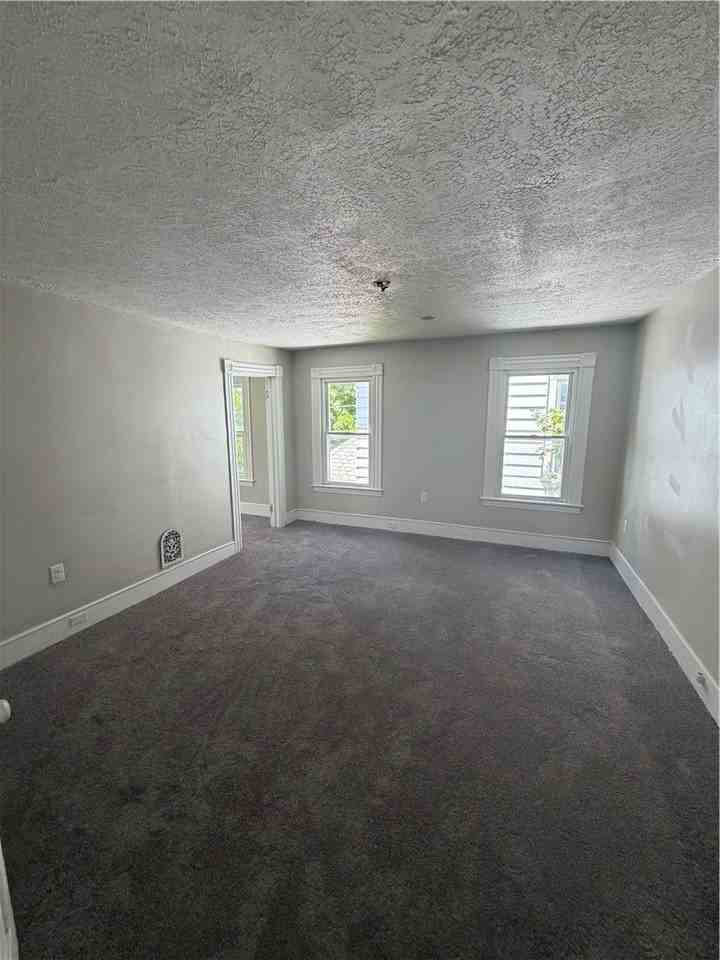 454 Riverside Ave #B - Photo 4 of 6