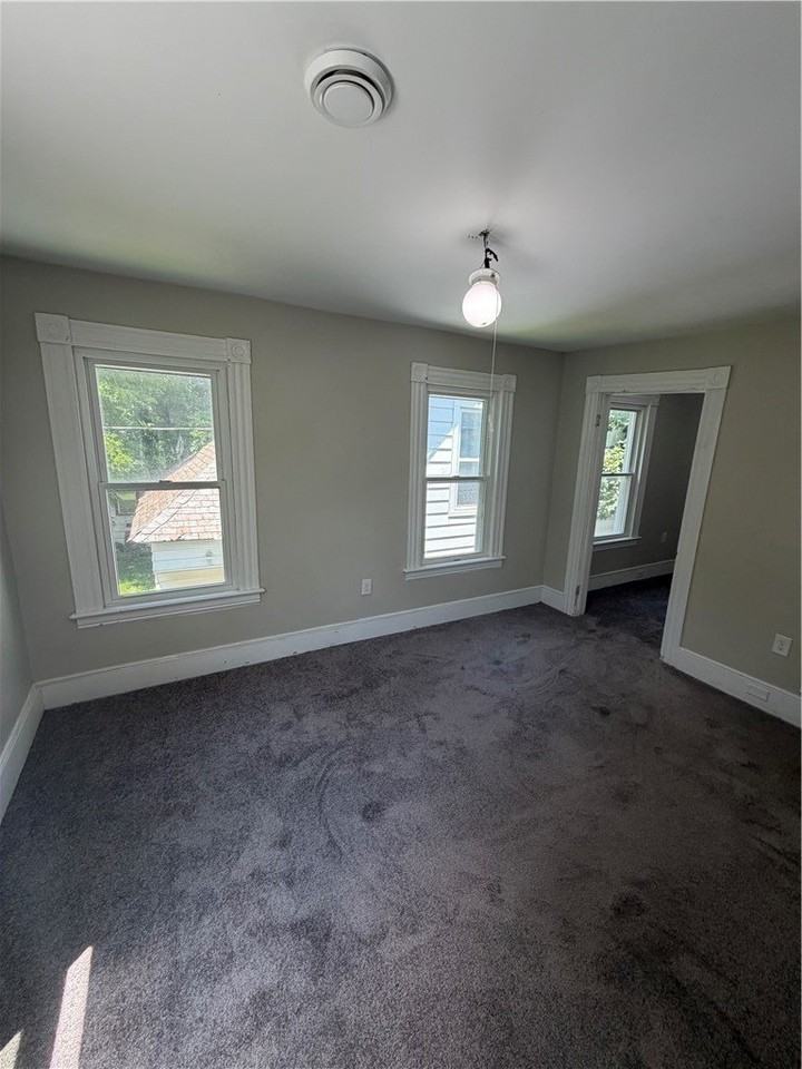 454 Riverside Ave #B - Photo 5 of 6