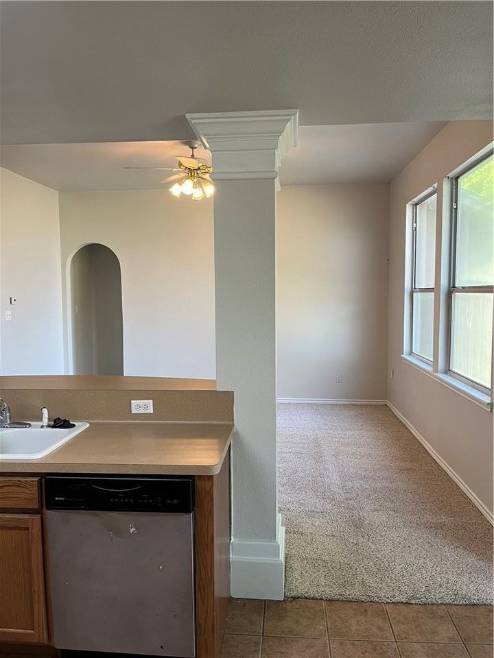 2325 Light Wind Dr - Photo 5 of 19