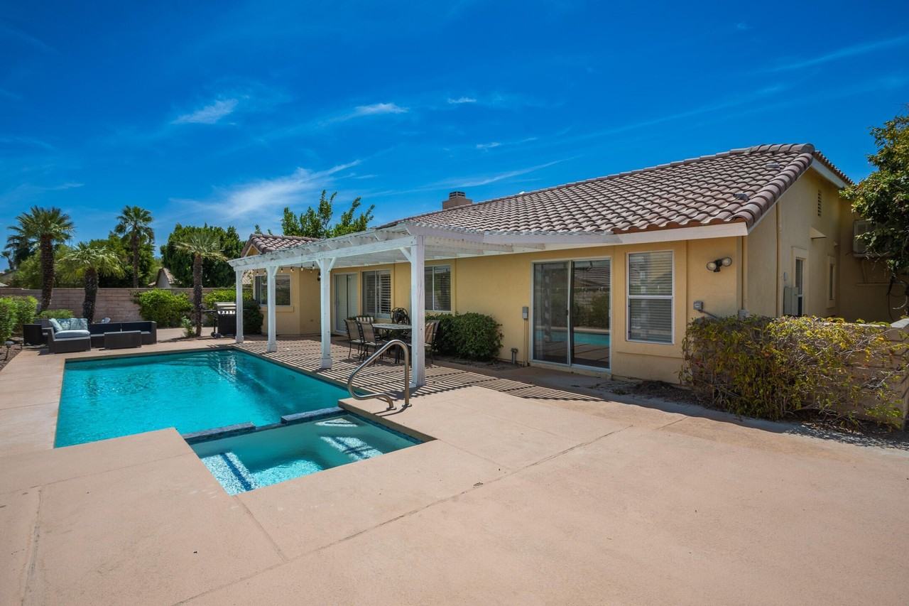 44210 Mariposa Ct - Photo 3 of 34