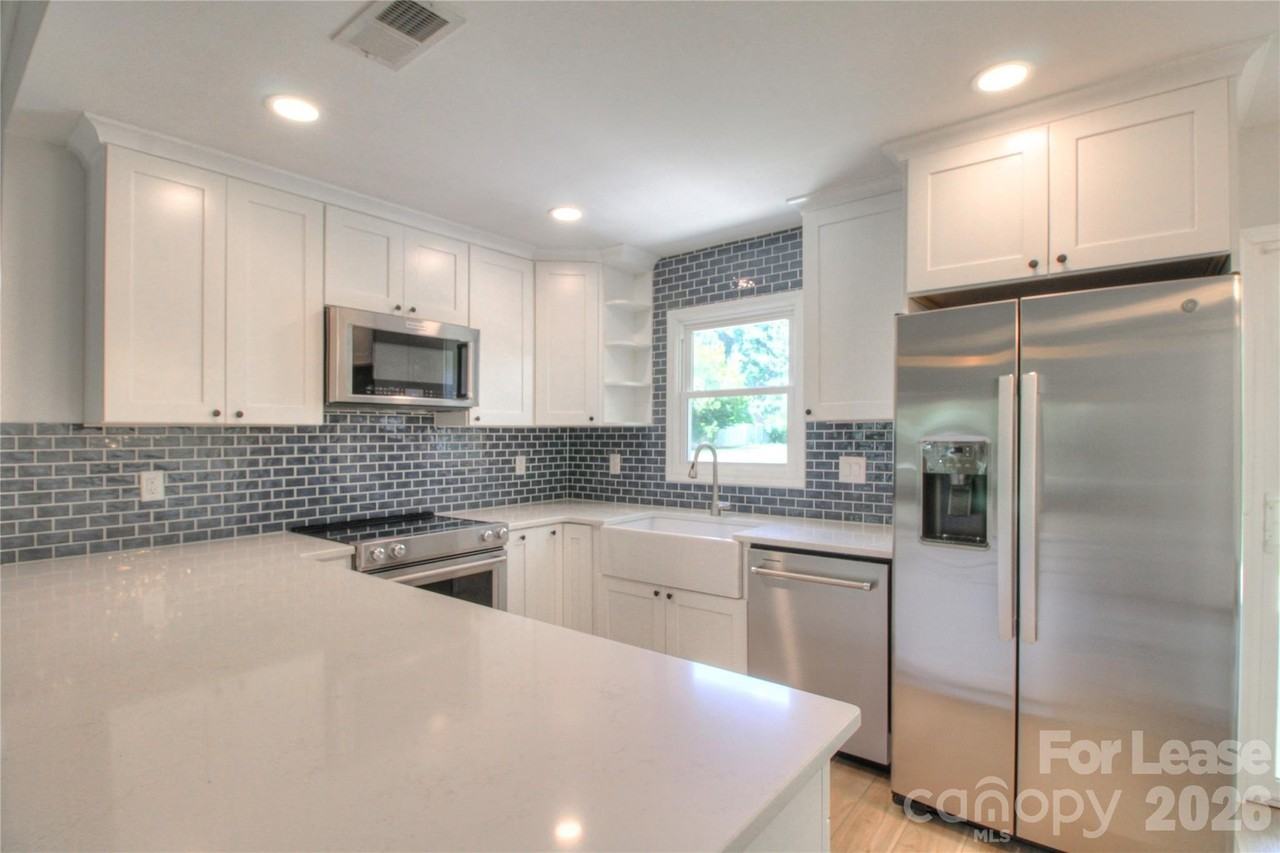 1112 Willoughby Rd - Photo 2 of 24