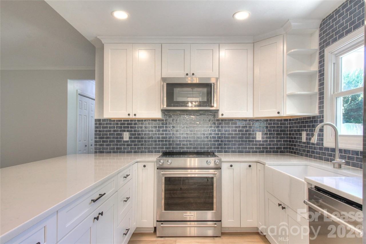 1112 Willoughby Rd - Photo 3 of 24