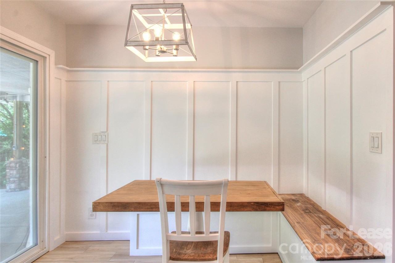 1112 Willoughby Rd - Photo 4 of 24