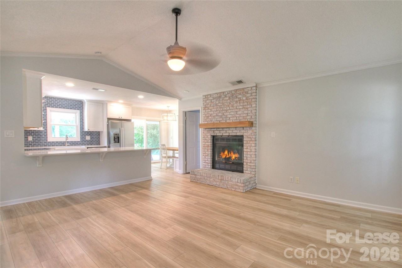 1112 Willoughby Rd - Photo 5 of 24