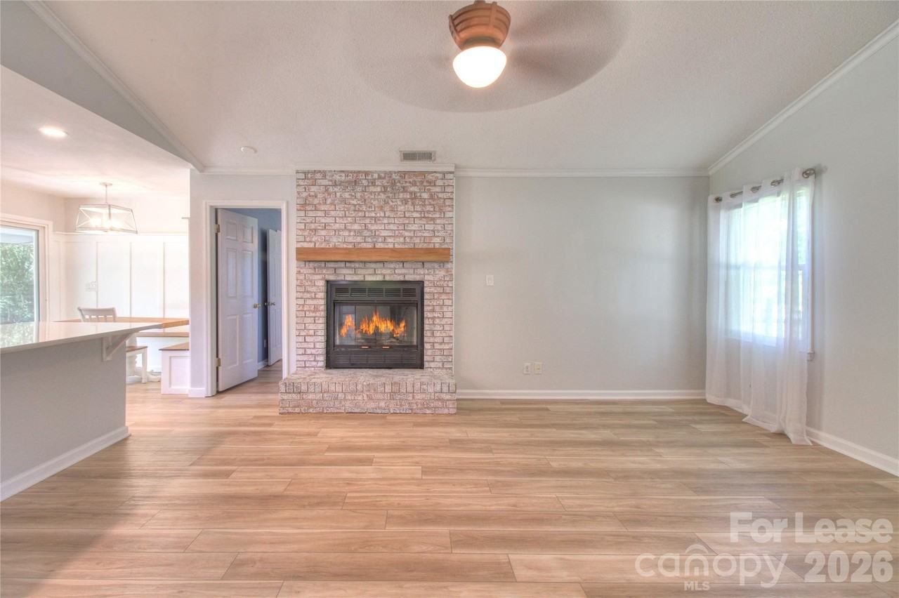 1112 Willoughby Rd - Photo 6 of 24