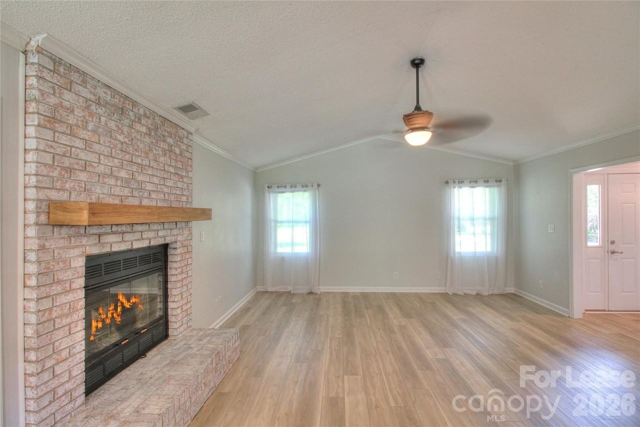 1112 Willoughby Rd - Photo 7 of 24