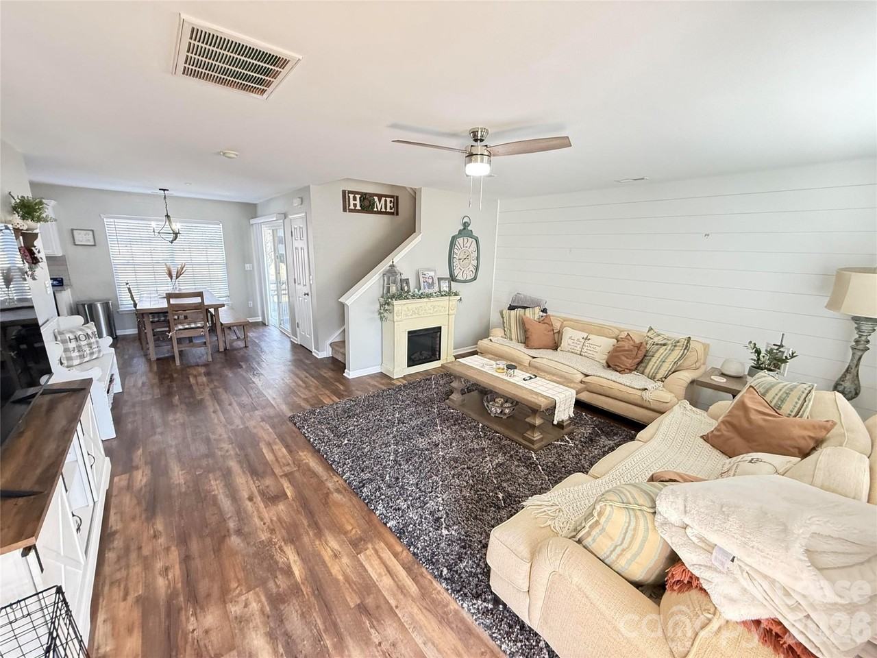 7038 Whittingham Dr - Photo 4 of 26
