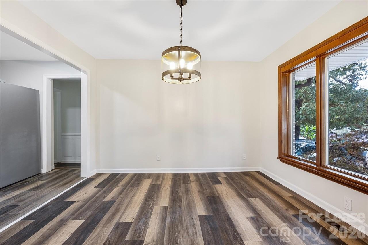 203 Ewing Dr - Photo 7 of 35