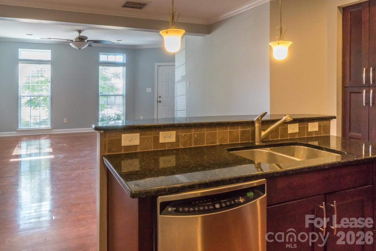 1530 S Church St #G - Photo 6 of 27
