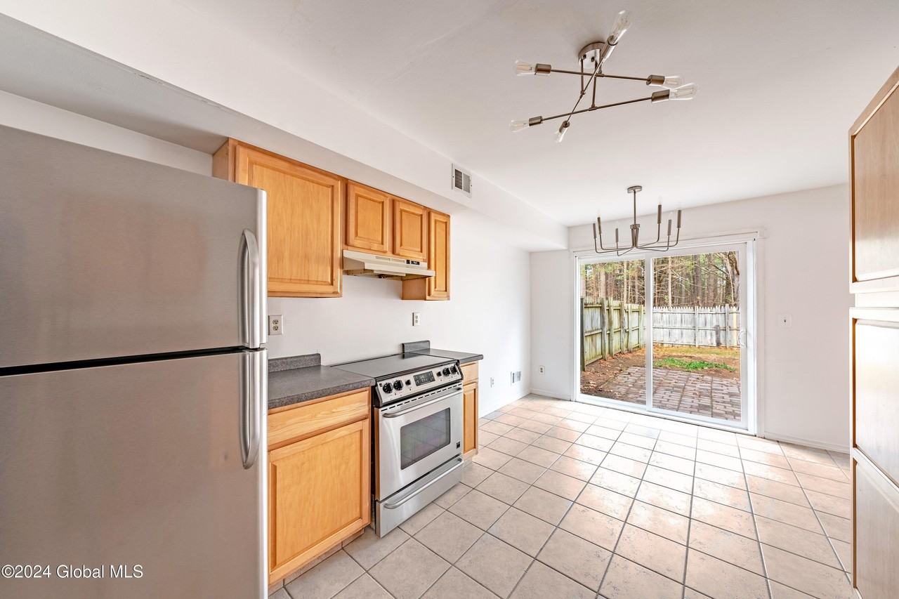 208 Whitetail Ct - Photo 5 of 13
