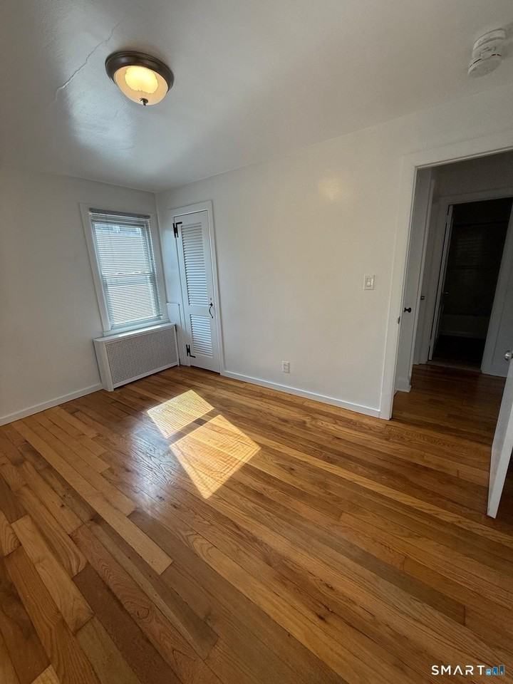 548 Queen St - Photo 7 of 21