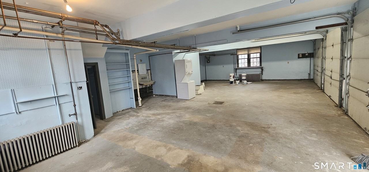 365 Circular Ave - Photo 2 of 5