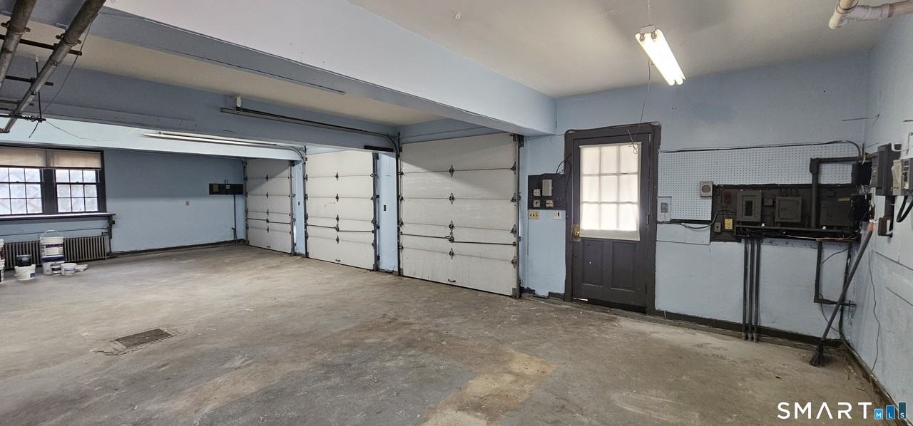 365 Circular Ave - Photo 5 of 5