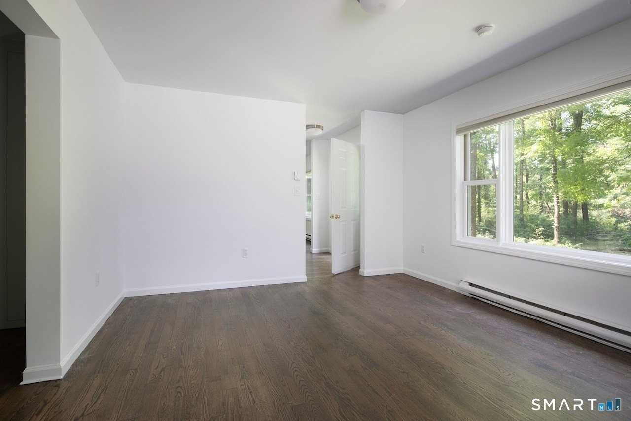 19 E Main St - Photo 4 of 24