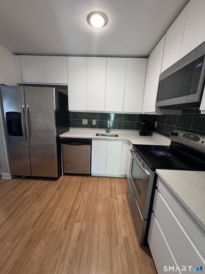 135 Courtland Ave #11 - Photo 3 of 7