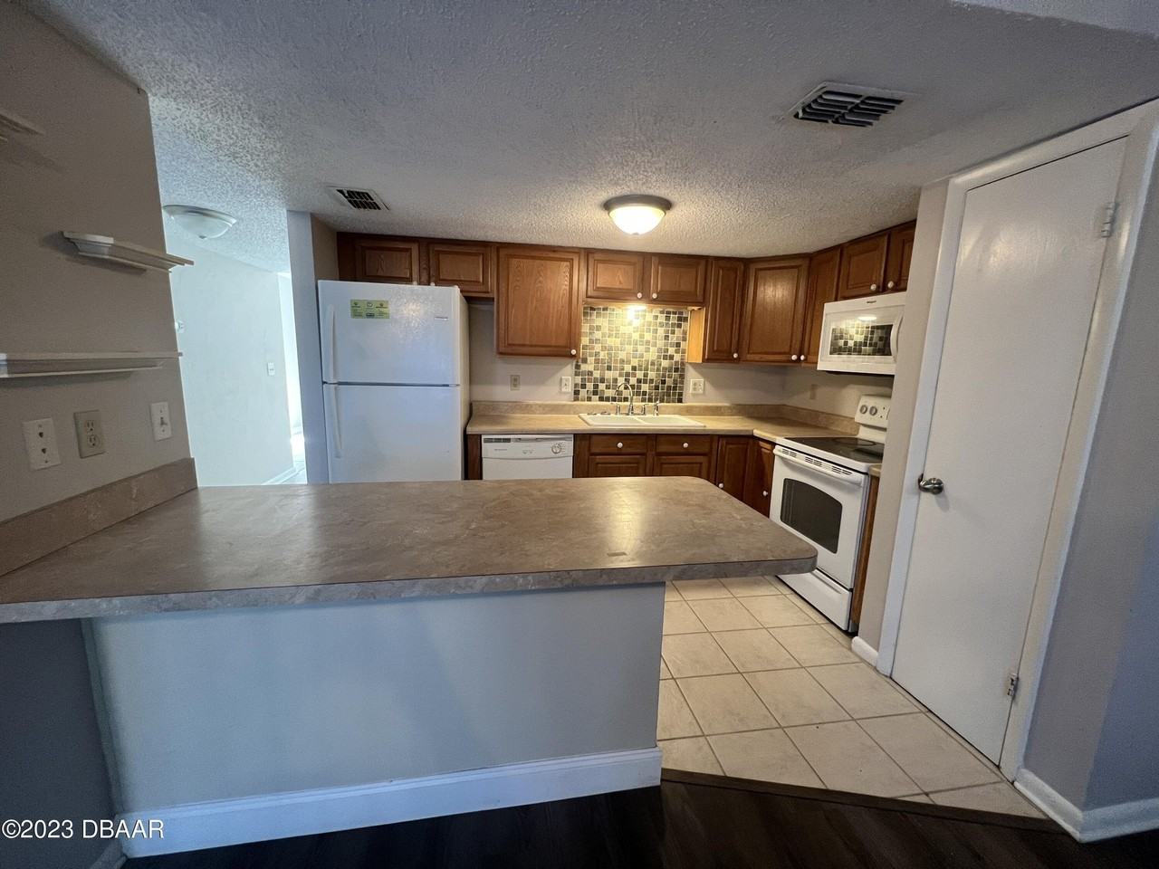 16 Oakwood Park - Photo 6 of 14