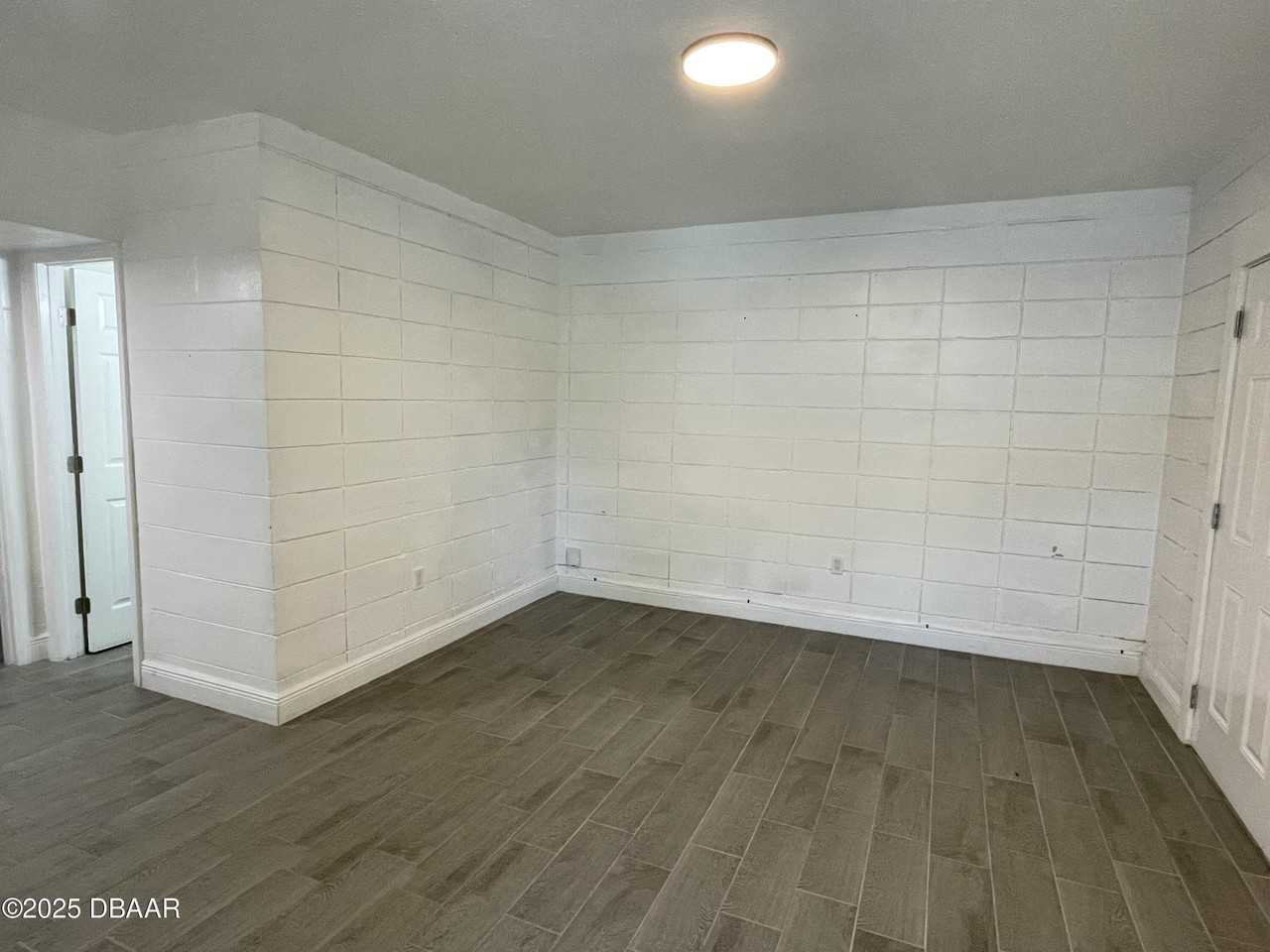 87 Ford St - Photo 3 of 16