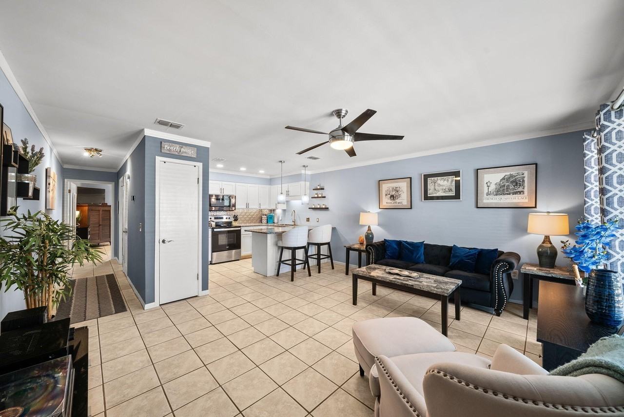 503 Granada Cird 503B Circle - Photo 4 of 18